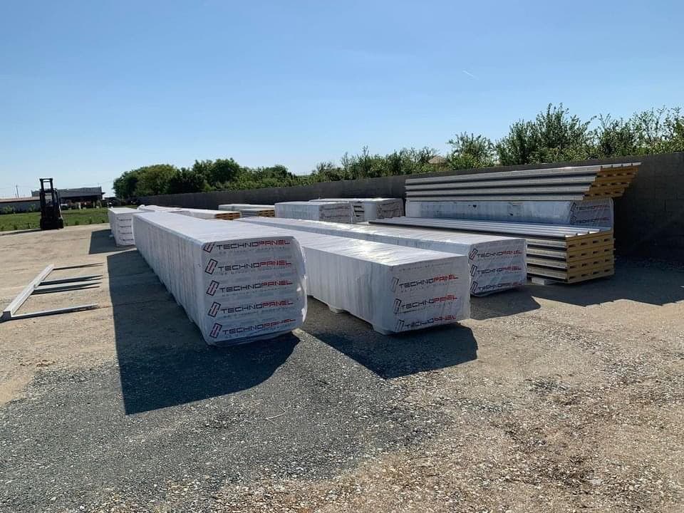 Skladište sendvič panela MANDI PLUS — lager u Đakovu s krovnim i zidnim panelima na zalihi